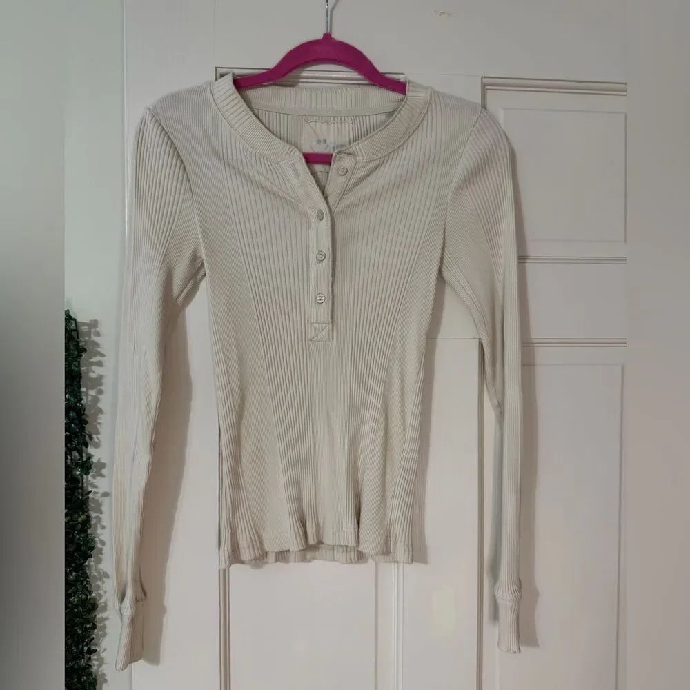 Women’s Aerie Beige Ribbed Long Sleeve Top M